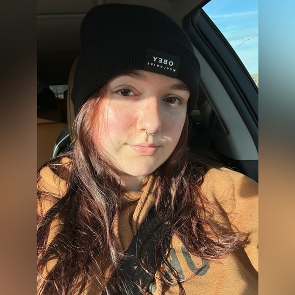 Meet your Posher, Taylor :) - Picture 1 of 1